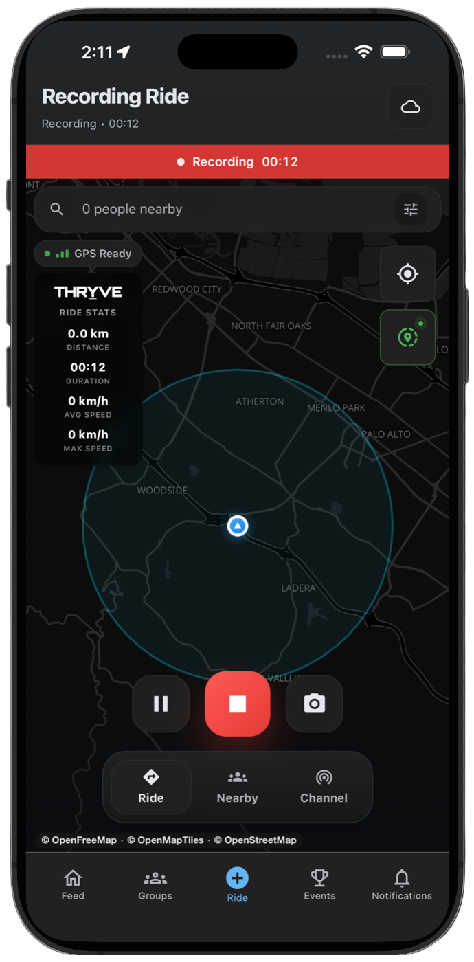THRYVE live GPS recording screen with route, distance, duration, speed, pause, stop, and photo controls